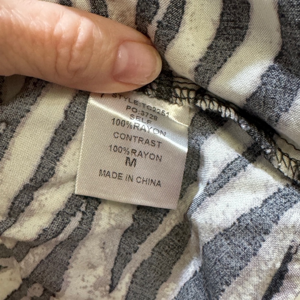 Gigio Casual Flowy Top Medium EUC - Picture 3 of 4
